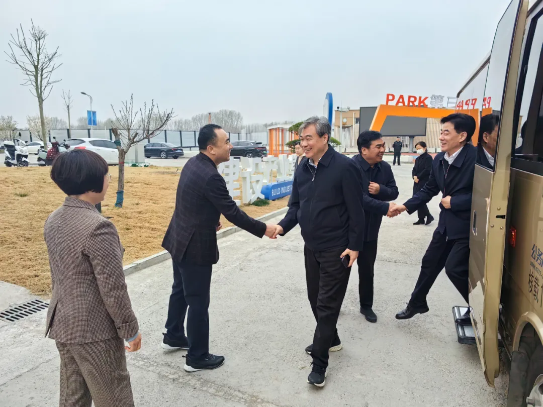 新鄉(xiāng)市政協(xié)主席王新軍一行考察調(diào)研瑞隆科技